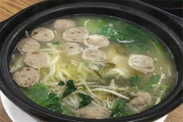 八角亭云南过桥米线